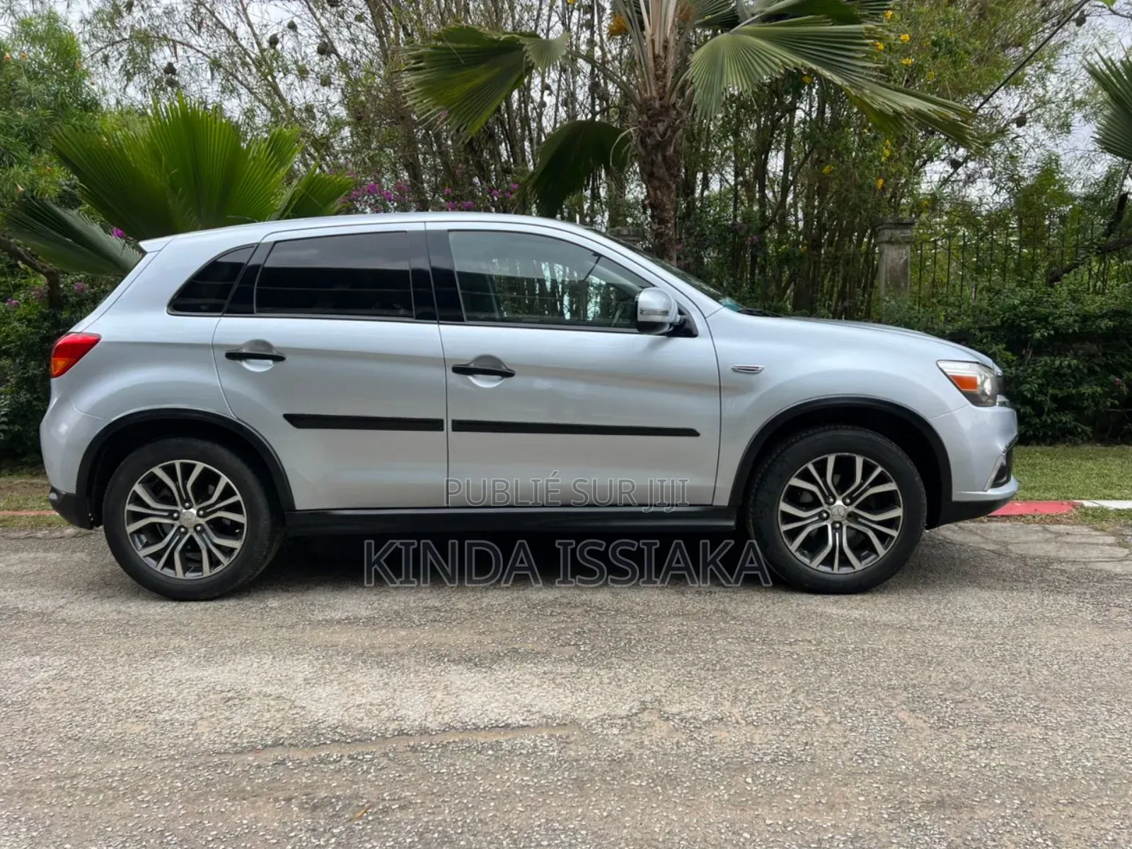 Mitsubishi Outlander SE FWD 2016 Blue