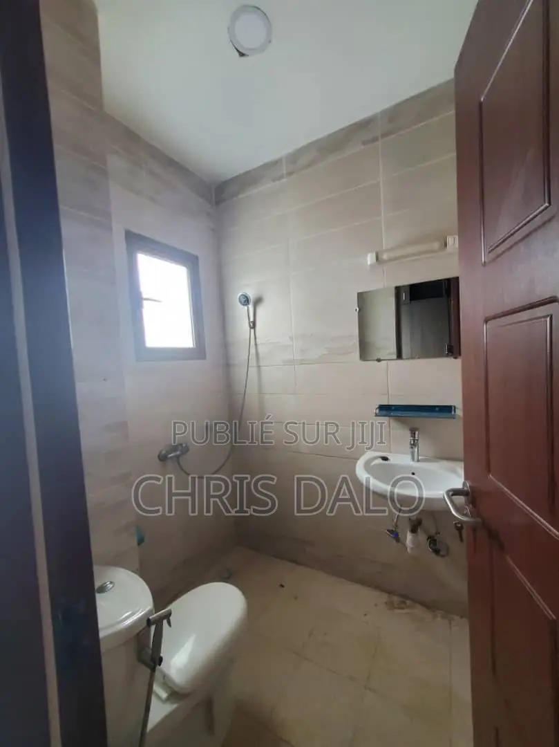 2chbre Appartement dans Dalo Davy, Cocody à Vendre