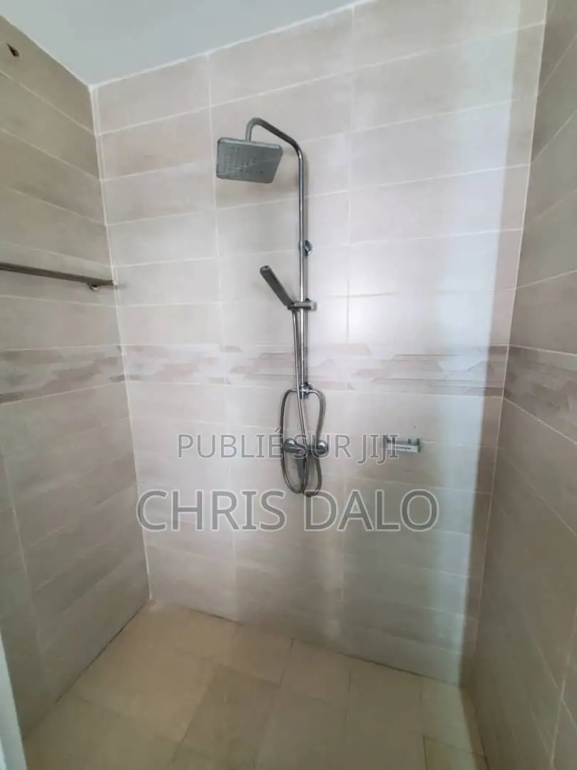 2chbre Appartement dans Dalo Davy, Cocody à Vendre