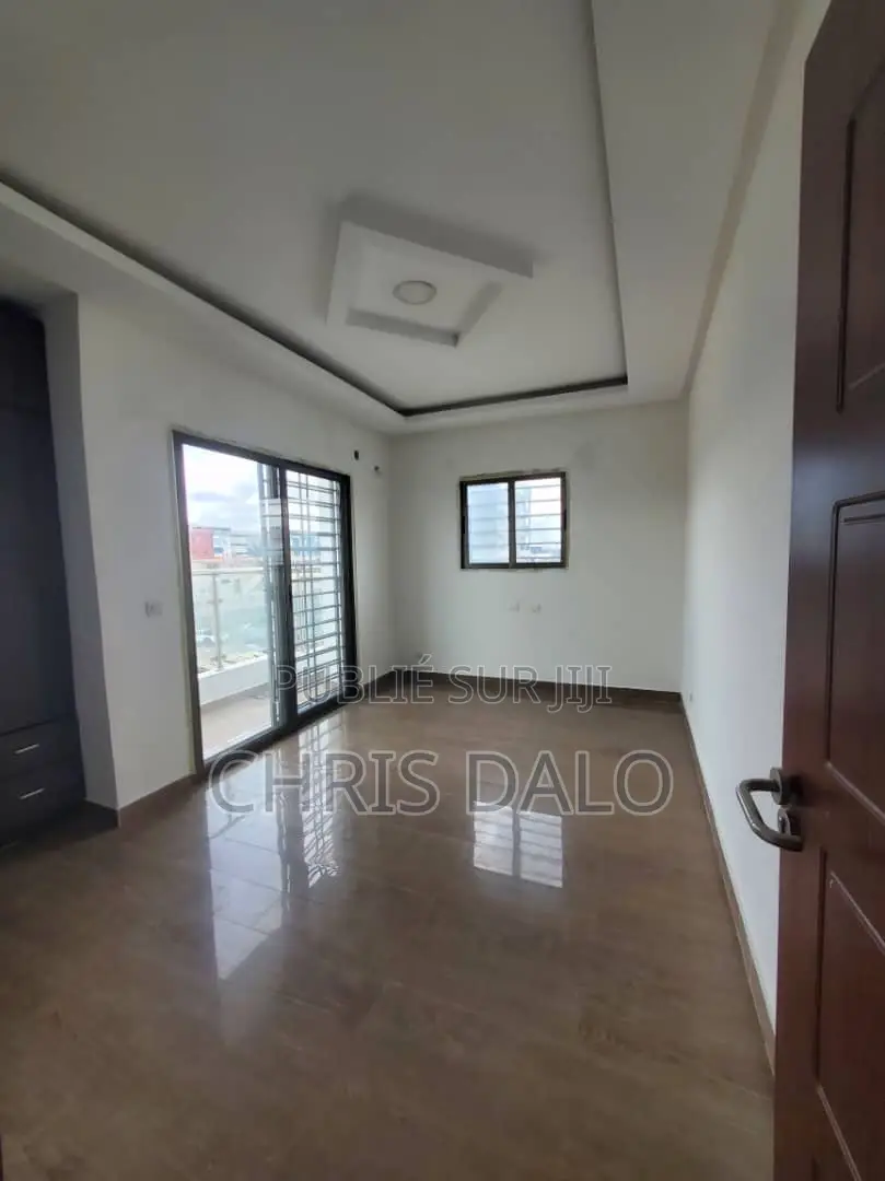 2chbre Appartement dans Dalo Davy, Cocody à Vendre