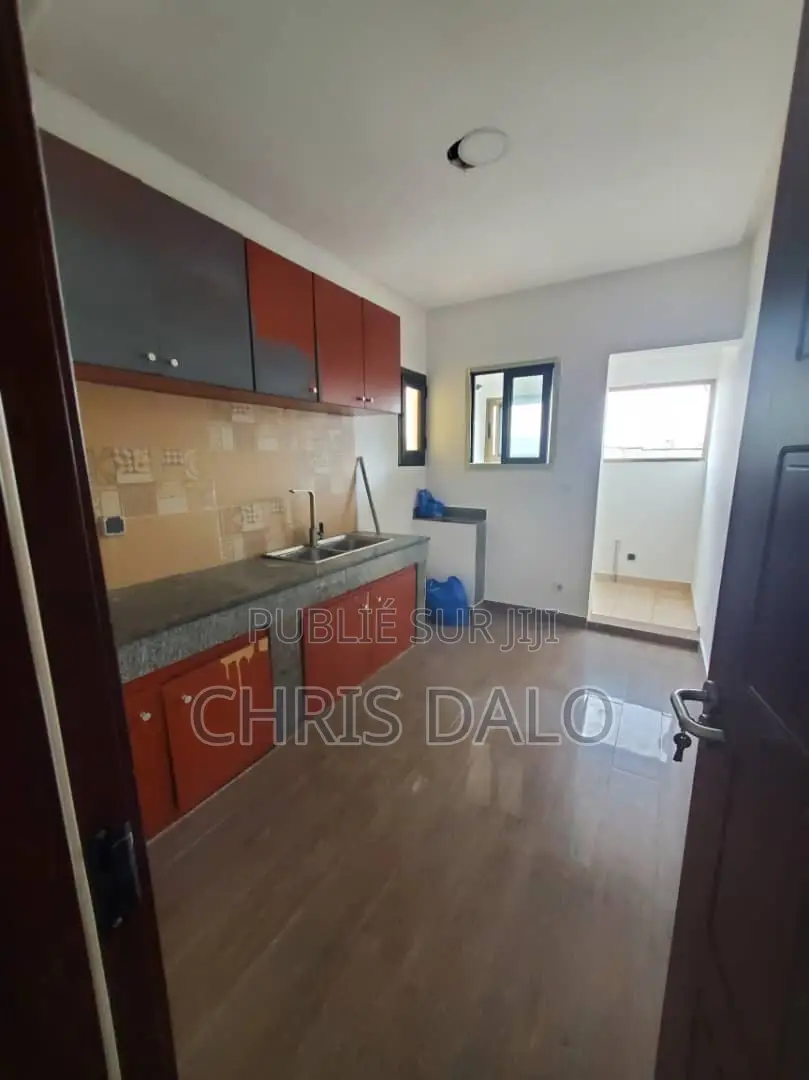 2chbre Appartement dans Dalo Davy, Cocody à Vendre