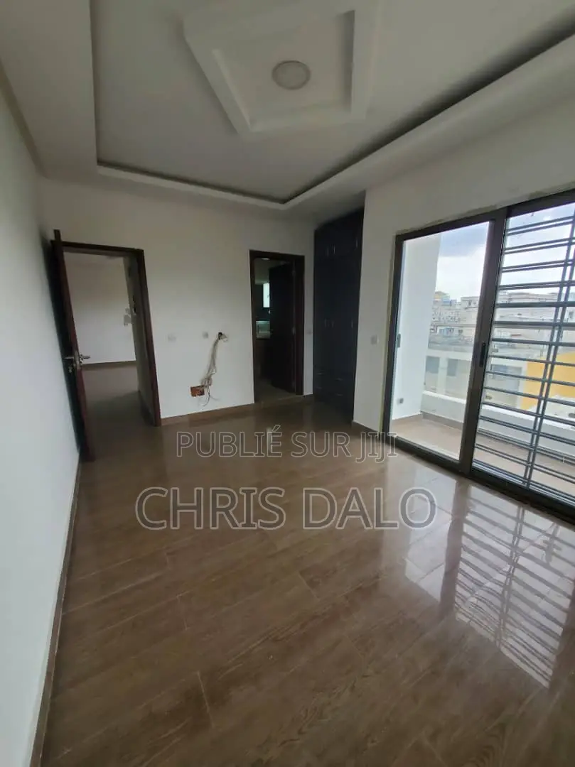 2chbre Appartement dans Dalo Davy, Cocody à Vendre