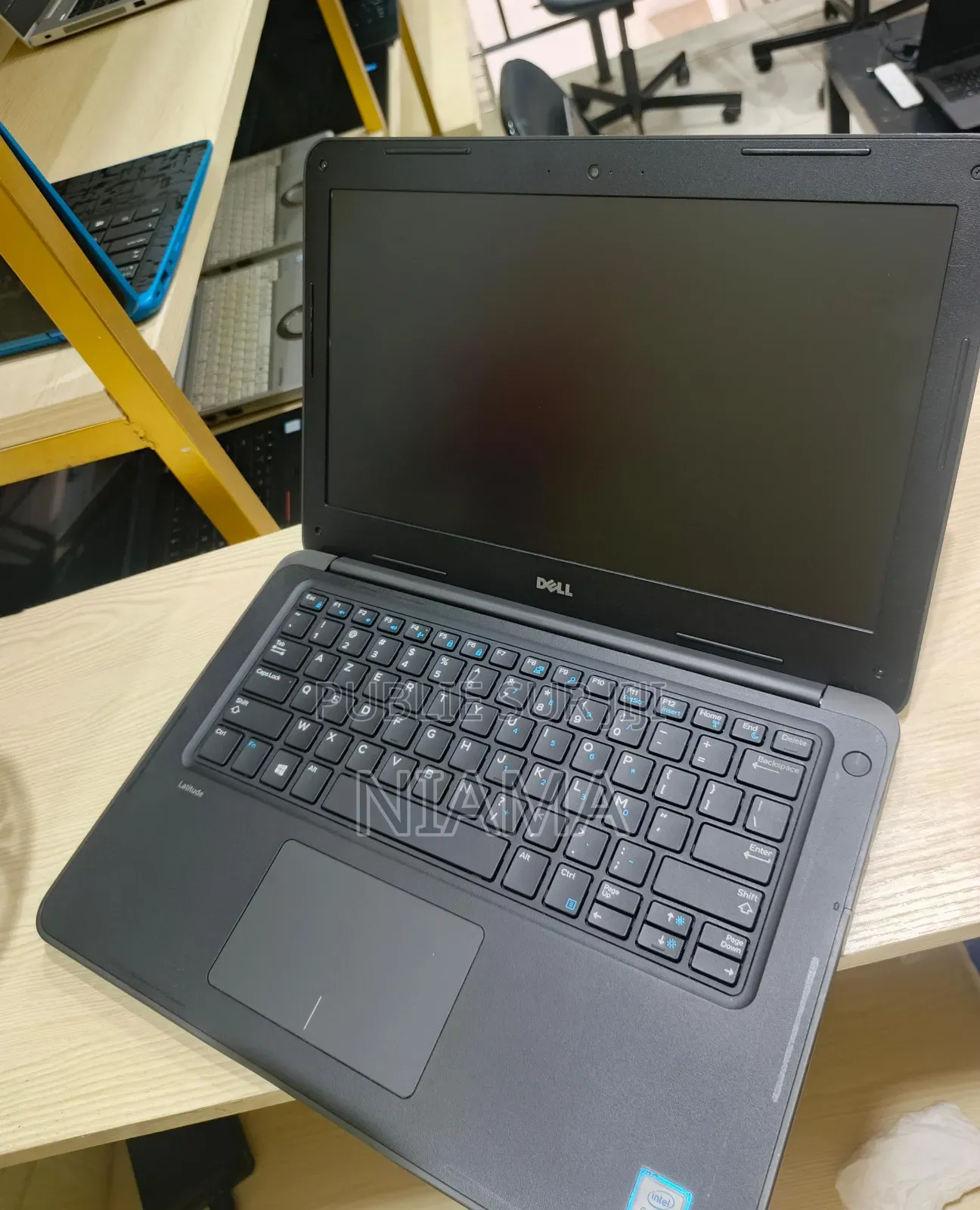 New Ordinateur Portable Dell Latitude 3380 8GB Intel Core I3 HDD 500GB