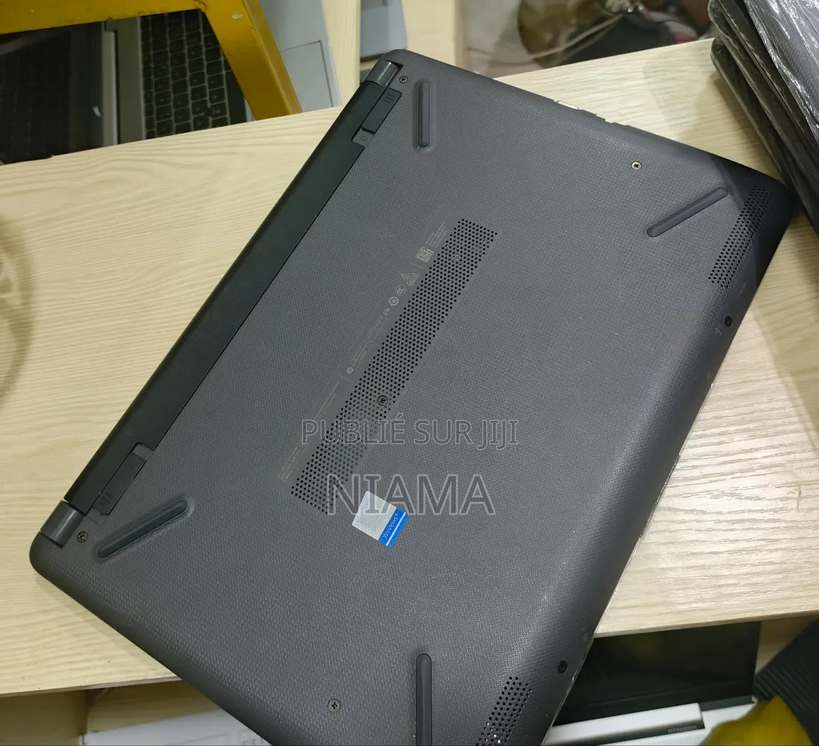 New Ordinateur Portable Dell Latitude 3380 8GB Intel Core I3 HDD 500GB
