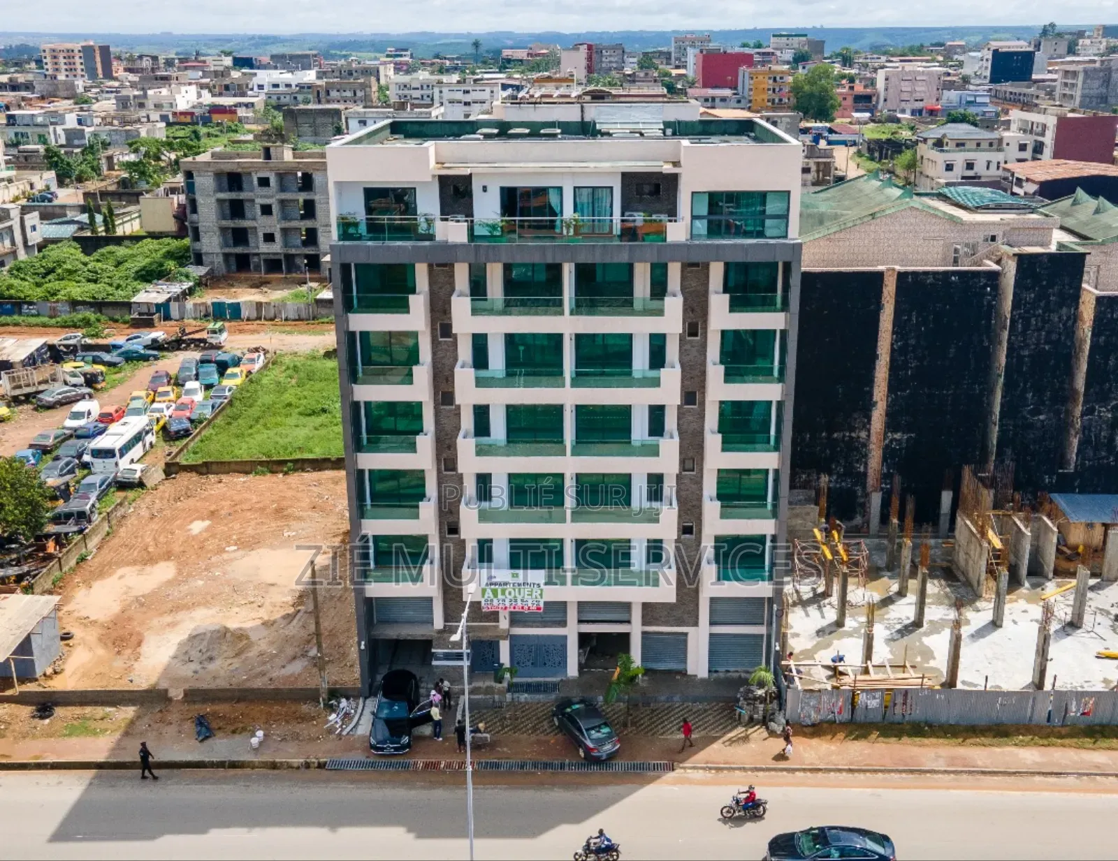 Furnished 20chbre Blocs d'appartements dans Zié Multi-Service, Cocody