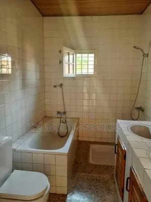 5chbre Duplex dans Zié Multi-Service, Cocody à Vendre