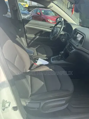 Hyundai Elantra 2019 Blanc