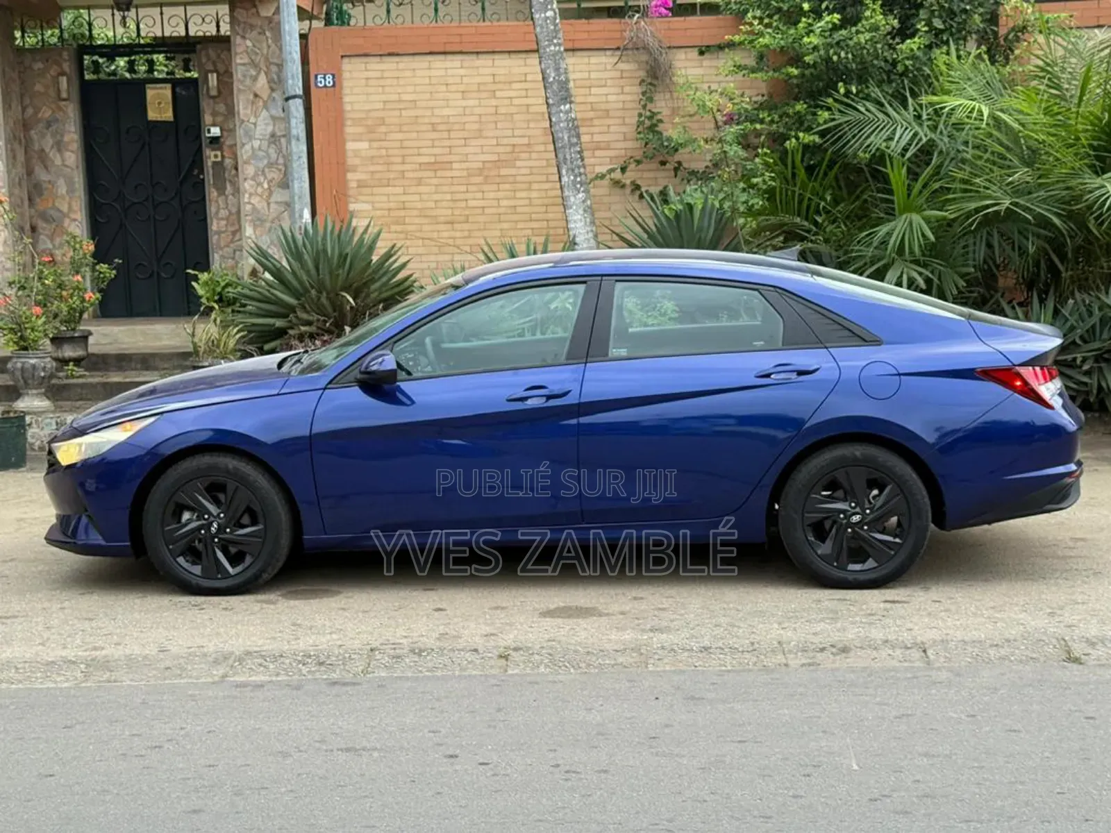 Hyundai Elantra 2011 Blue
