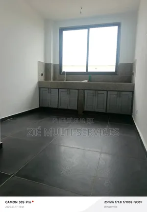 6chbre Duplex dans Zié Multi-Service, Bingerville à Vendre