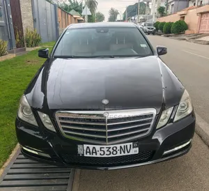 Photo - Mercedes-Benz E300 2013 Black
