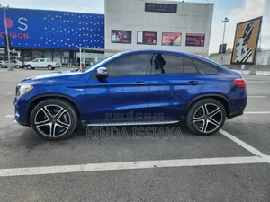Mercedes-Benz GLE-Class 2019 Blue