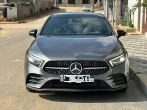 Photo - Mercedes-Benz A-Class A 220 4MATIC 2022 Gris