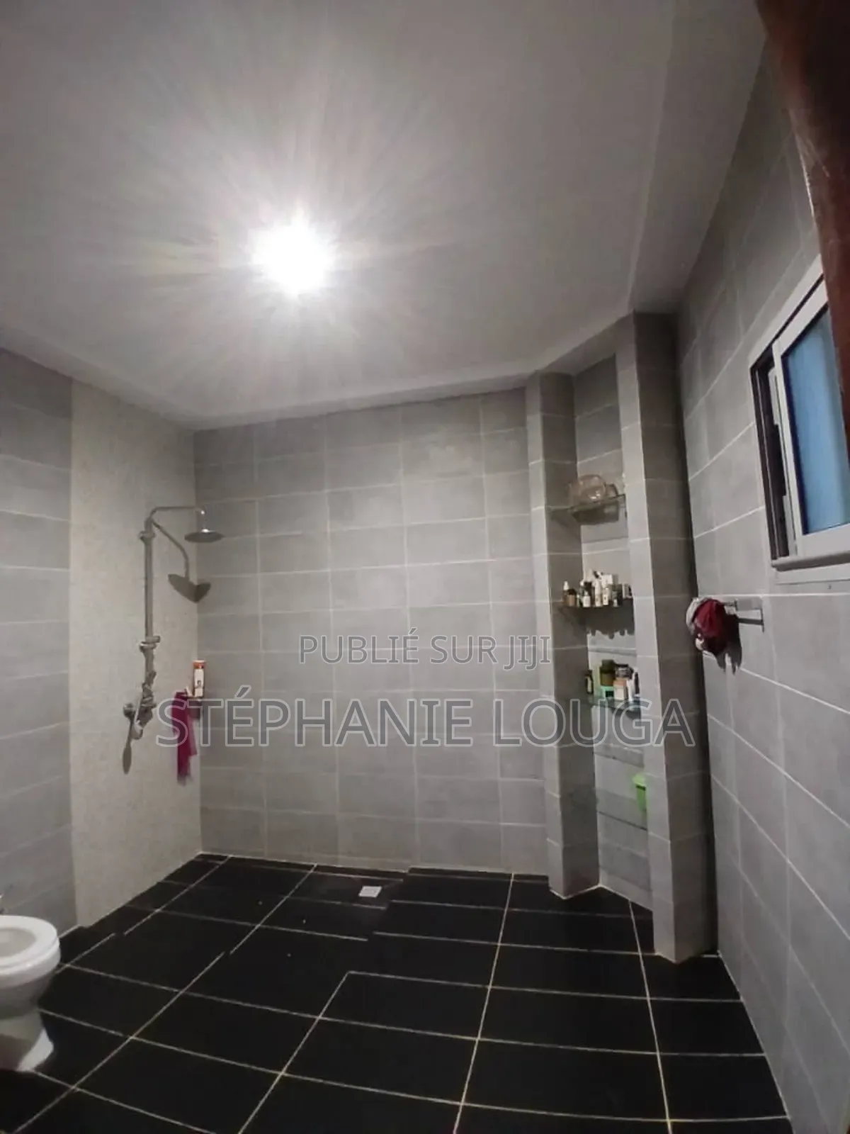 4chbre Duplex dans Grand Bassam à Louer