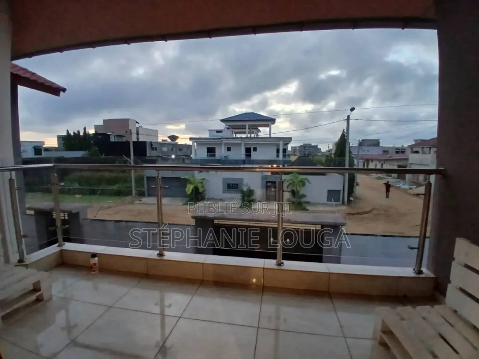 4chbre Duplex dans Grand Bassam à Louer