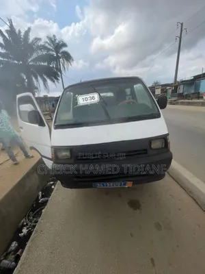 Toyota HiAce 2019 Blanc