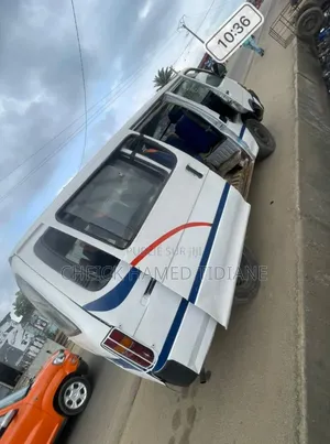 Toyota HiAce 2019 Blanc