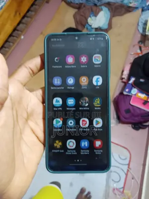 Photo - Samsung Galaxy A12 64 GB Rouge