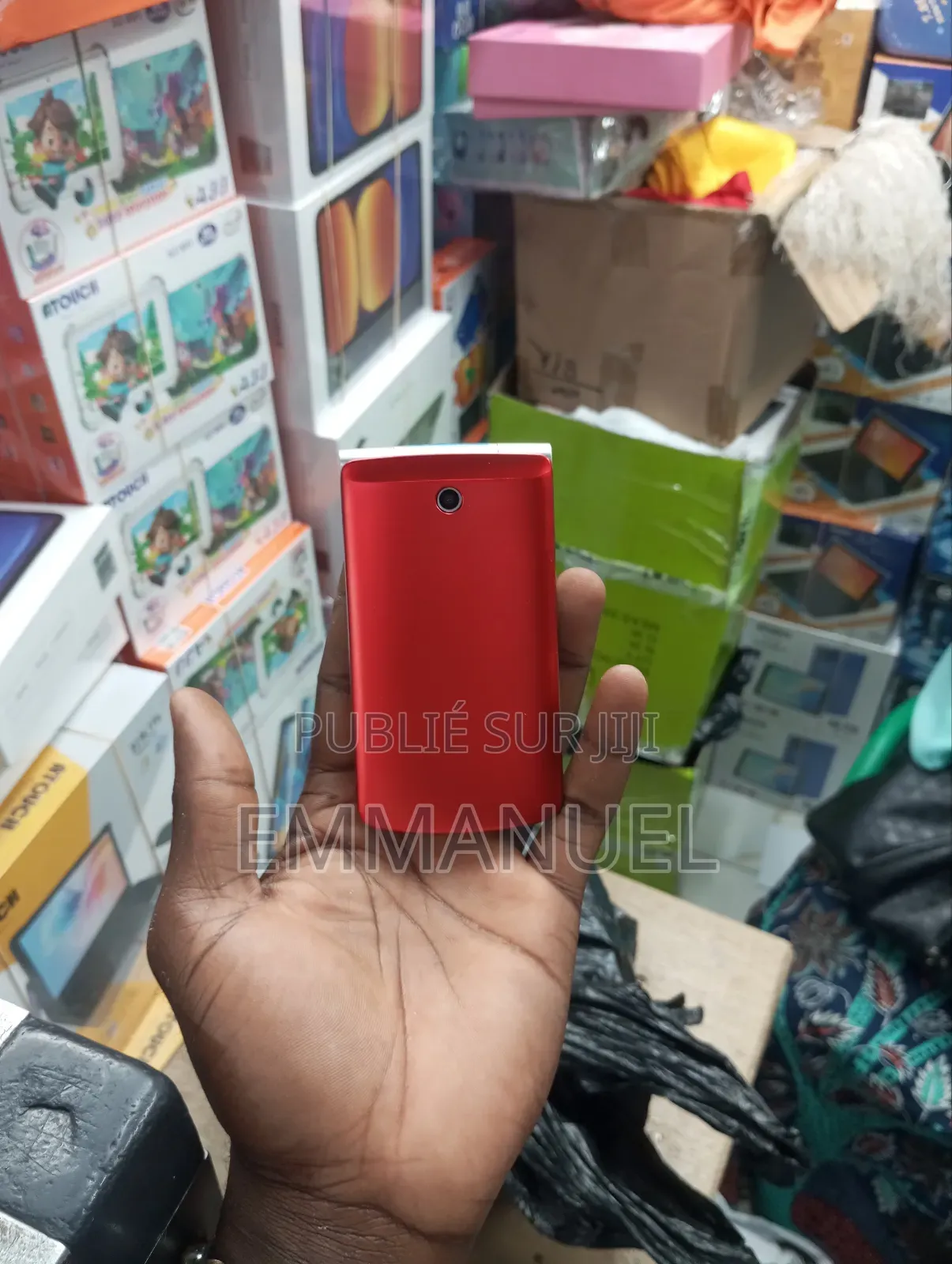New LG G360 Rouge