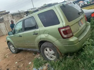 Ford Escape 2005 Vert