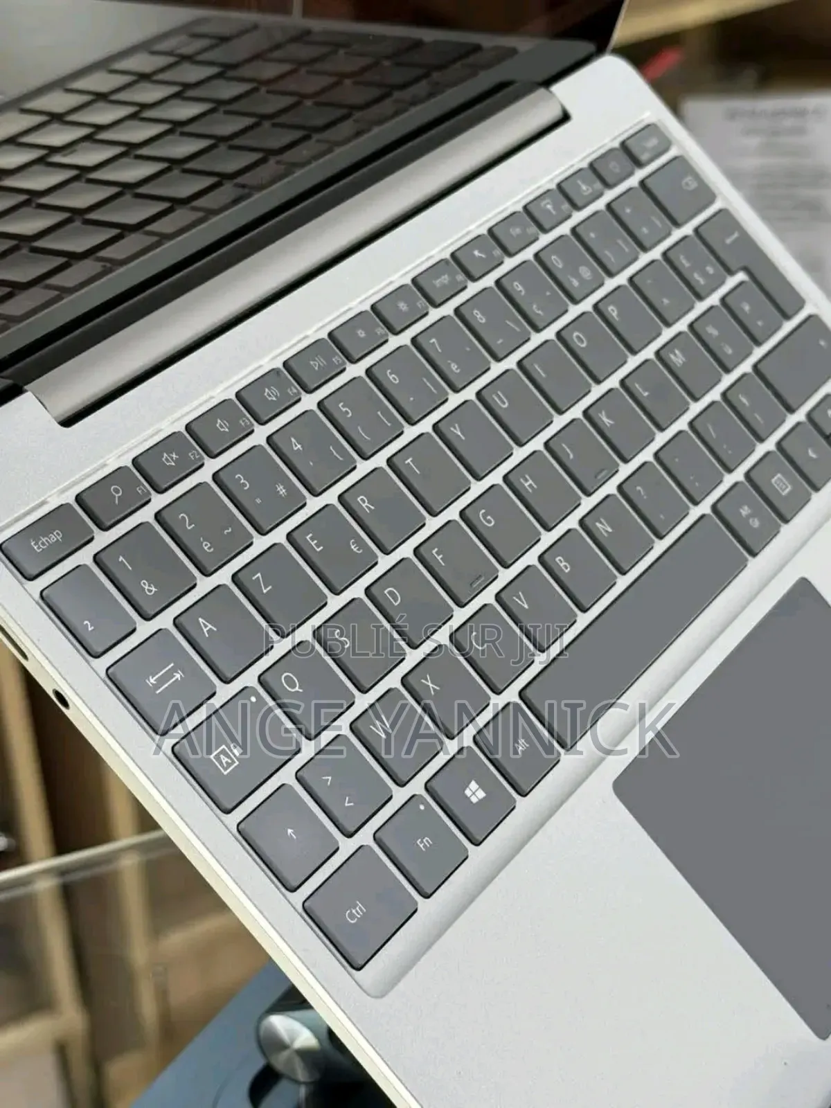 New Microsoft Surface Laptop Go 8GB Intel Core I5 SSD 256GB