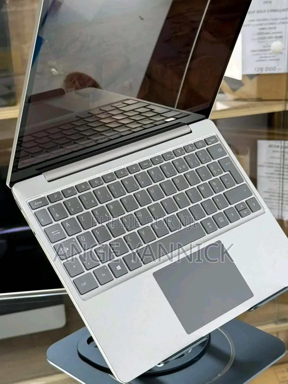 New Microsoft Surface Laptop Go 8GB Intel Core I5 SSD 256GB