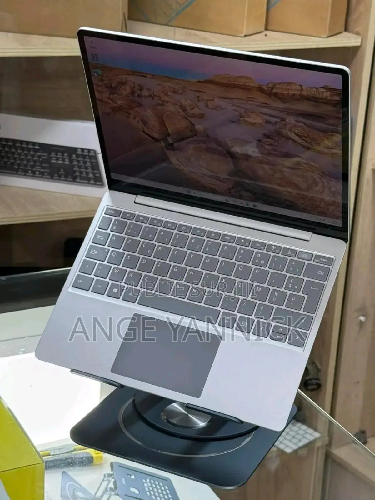 New Microsoft Surface Laptop Go 8GB Intel Core I5 SSD 256GB