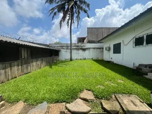 3chbre Villa dans Francis Gweh, Cocody à Louer