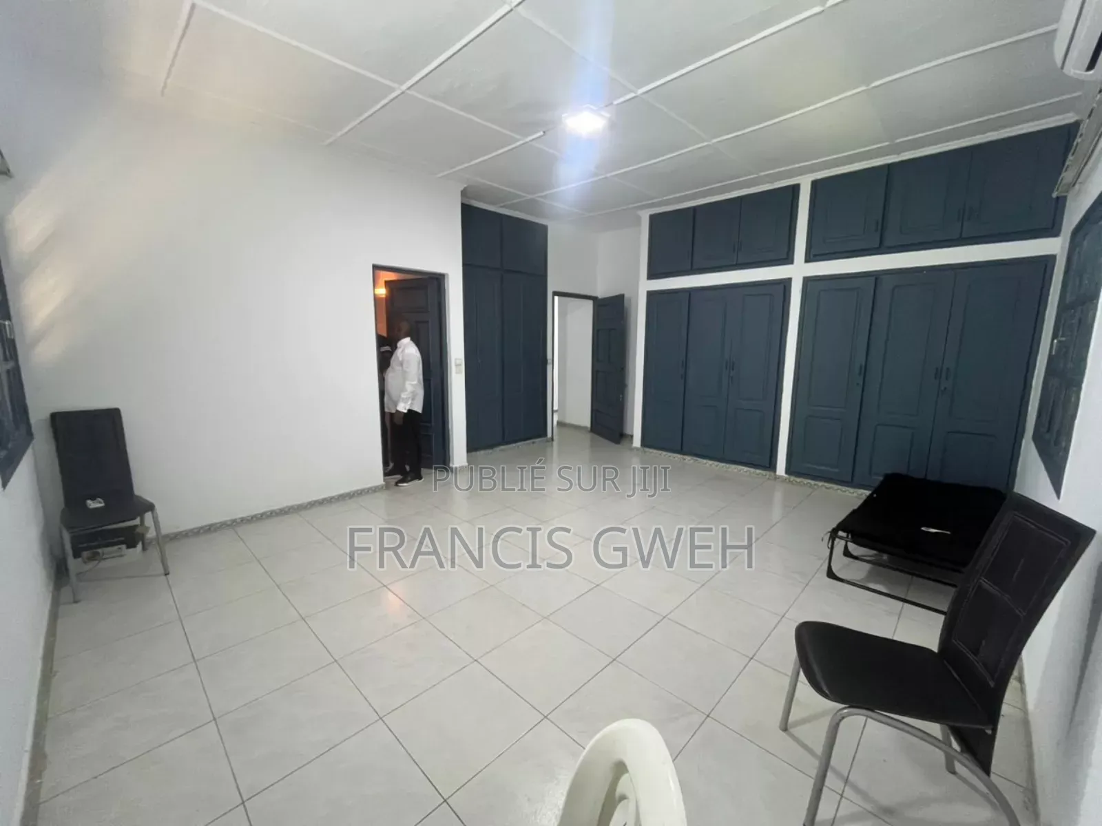 3chbre Villa dans Francis Gweh, Cocody à Louer