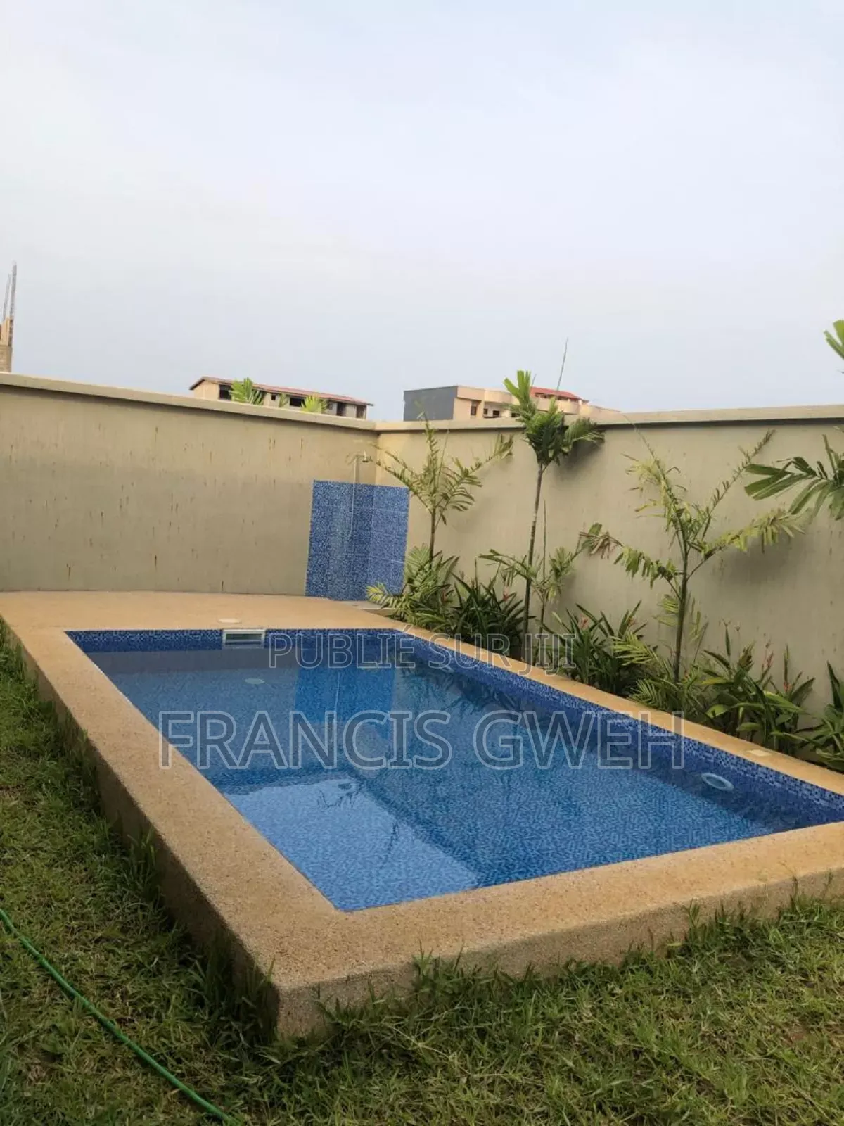 3chbre Villa dans Francis Gweh, Cocody à Louer