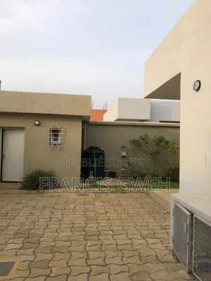 3chbre Villa dans Francis Gweh, Cocody à Louer