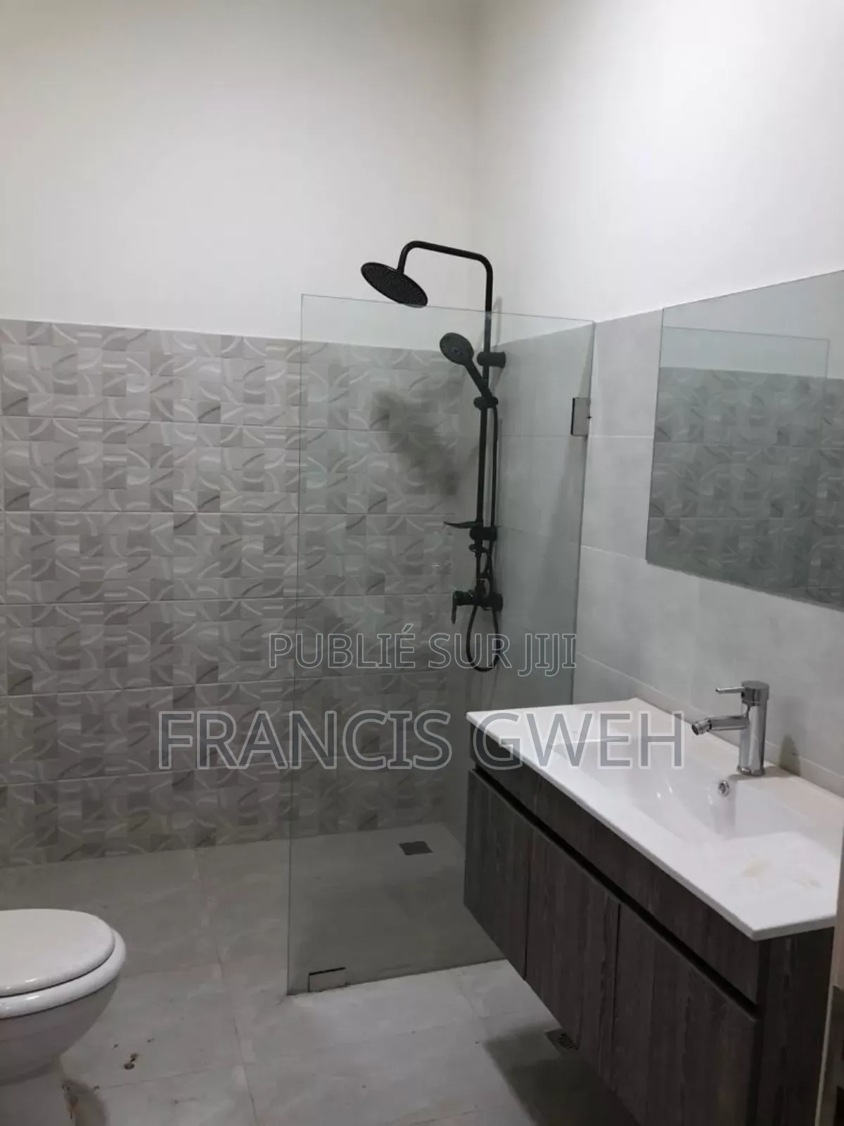 3chbre Villa dans Francis Gweh, Cocody à Louer