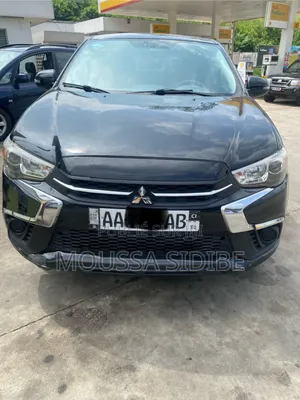 Photo - Mitsubishi Outlander 2020 Black