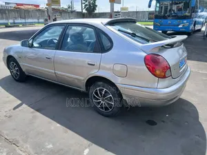 Toyota Corolla 1.4 Sedan 2002 Gris