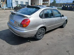 Toyota Corolla 1.4 Sedan 2002 Gris