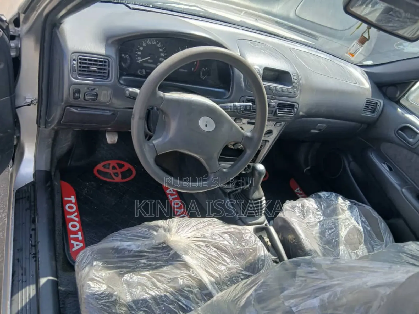 Toyota Corolla 1.4 Sedan 2002 Gris