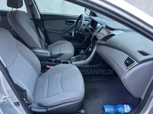 Hyundai Elantra 2016 Gris