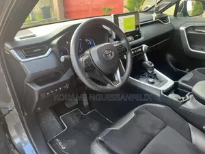 New Toyota RAV4 2022 Gris