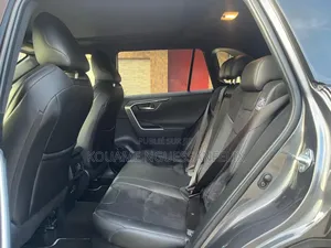 New Toyota RAV4 2022 Gris