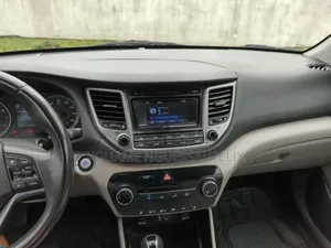 Hyundai Tucson 2016 Gris