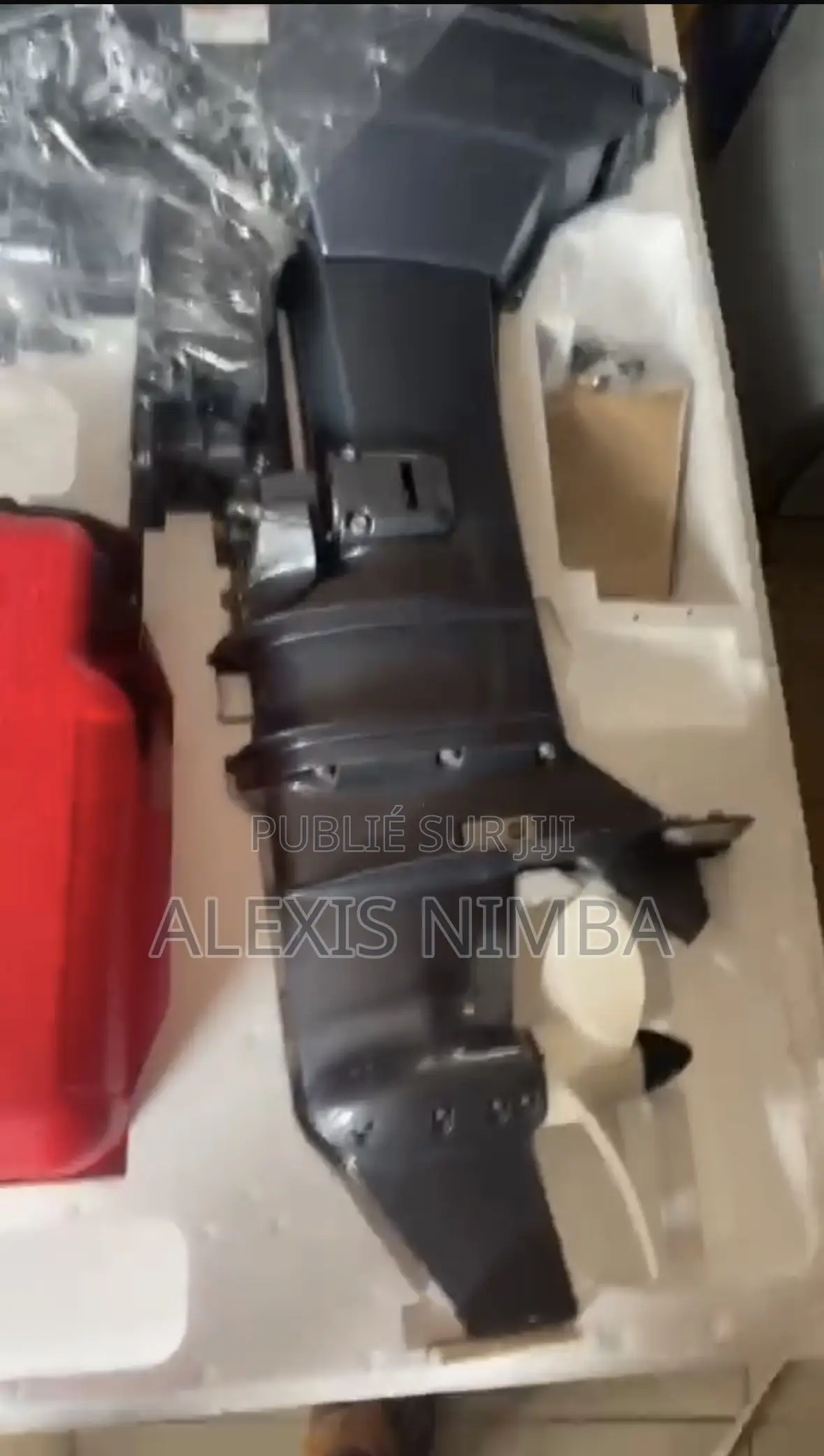 En Vente Moteur Hors-Bord Et Tout Matériaux Nautique