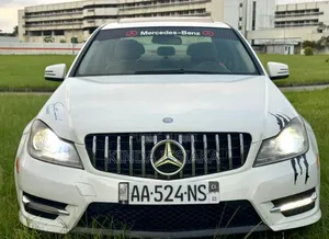 Photo - Mercedes-Benz C300 Luxury 4Matic Sedan AWD (3.5L 6cyl 7A) 2013