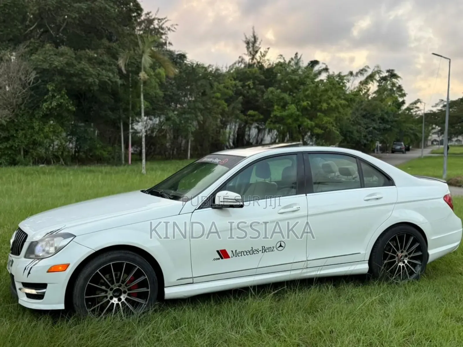 Mercedes-Benz C300 Luxury 4Matic Sedan AWD (3.5L 6cyl 7A) 2013