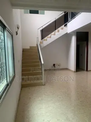 Très Belle Villa Duplex De 10 Pièces