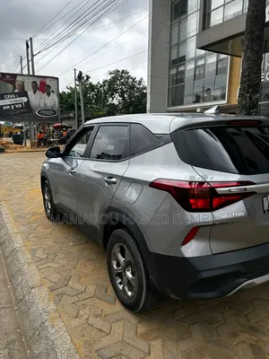 Photo - Kia Seltos EX 2023