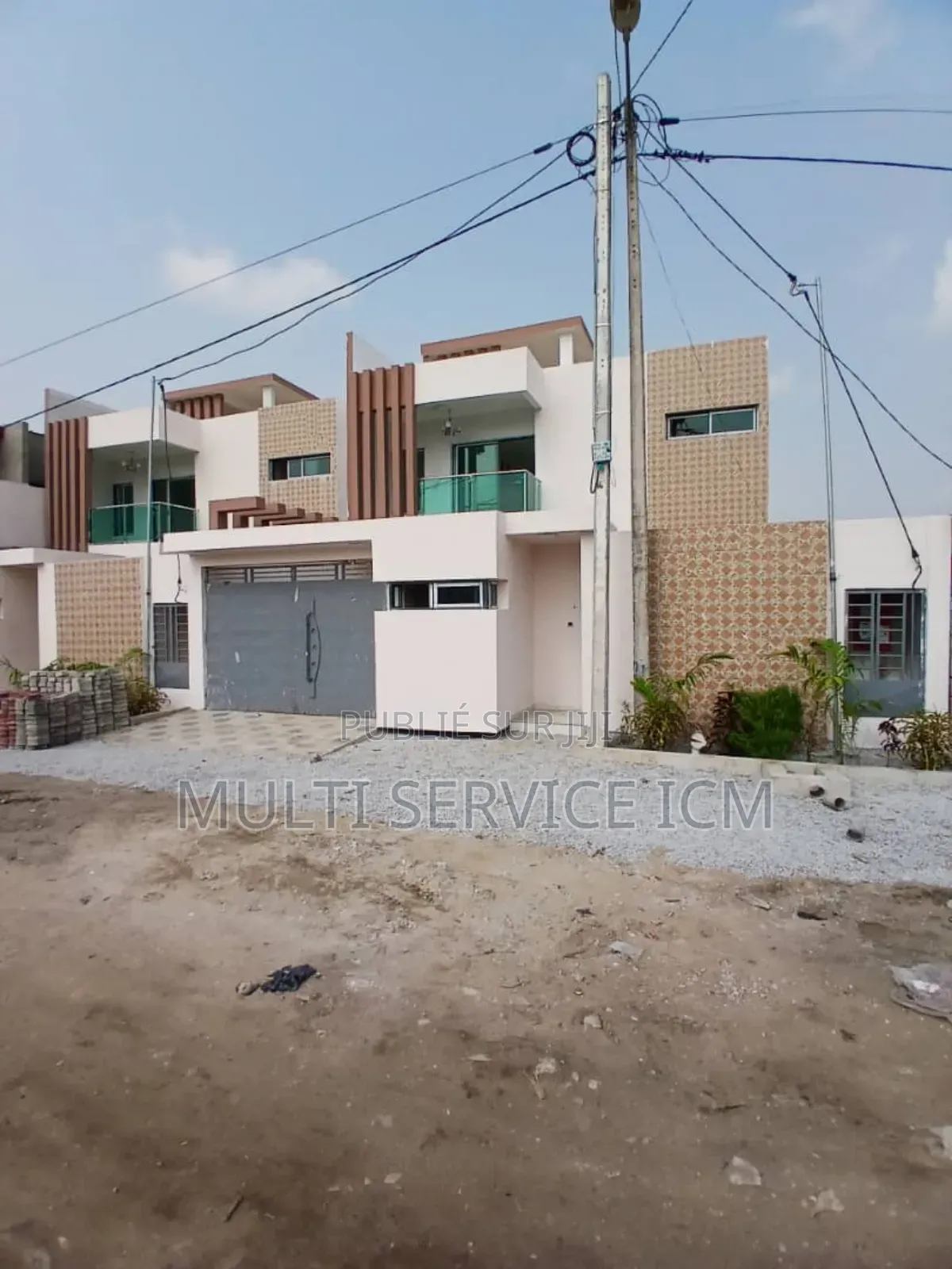 5chbre Duplex dans Ismaël Coulibaly, Bingerville à Vendre