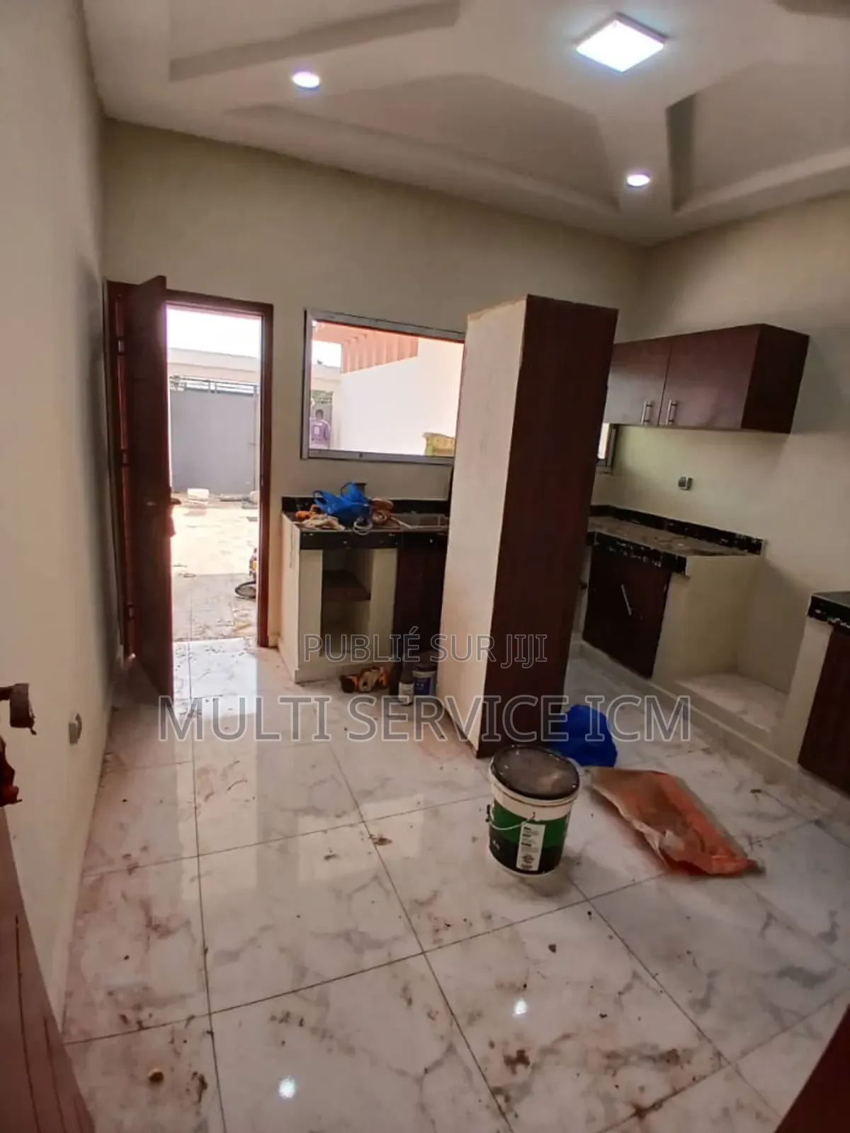 5chbre Duplex dans Ismaël Coulibaly, Bingerville à Vendre