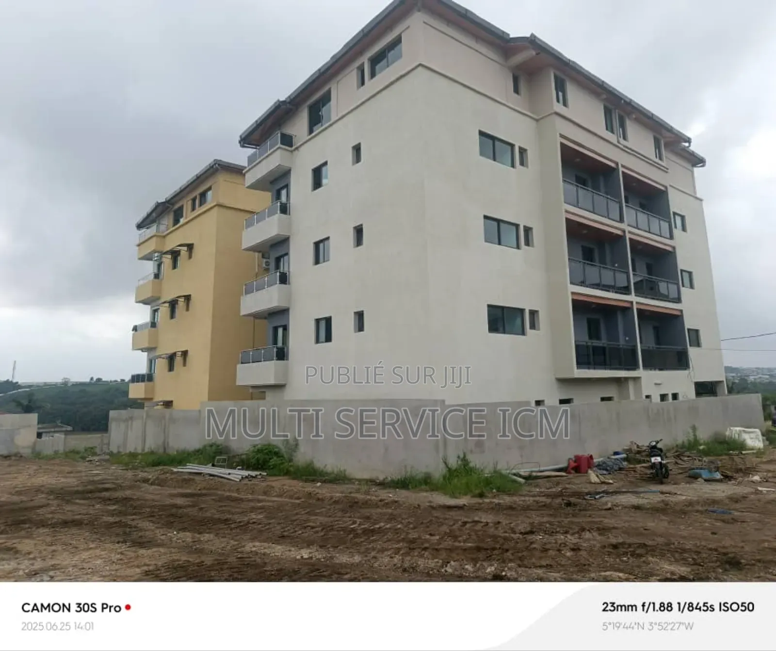 4chbre Blocs d'appartements dans Ismaël Coulibaly, Bingerville à Vendre