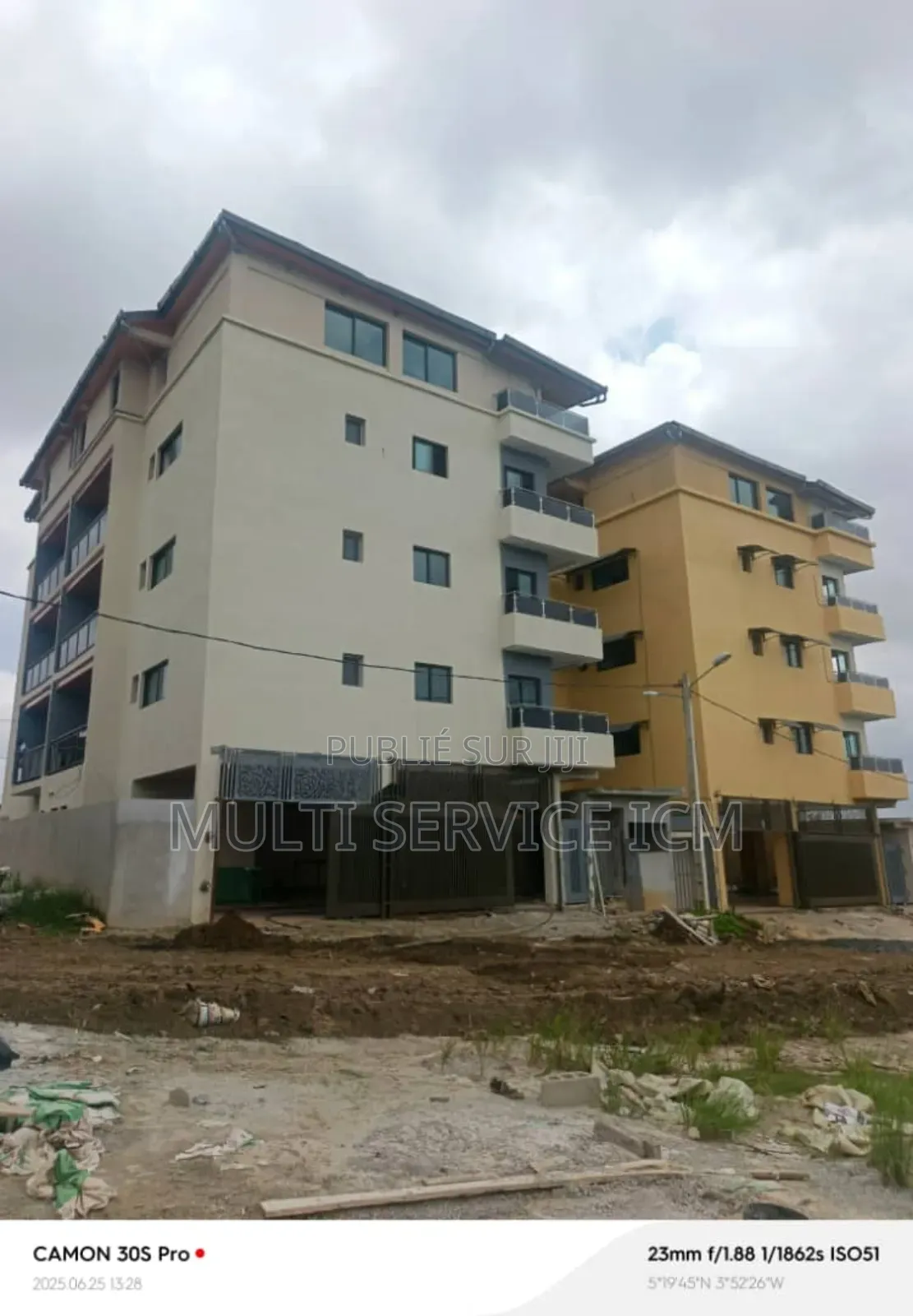 4chbre Blocs d'appartements dans Ismaël Coulibaly, Bingerville à Vendre