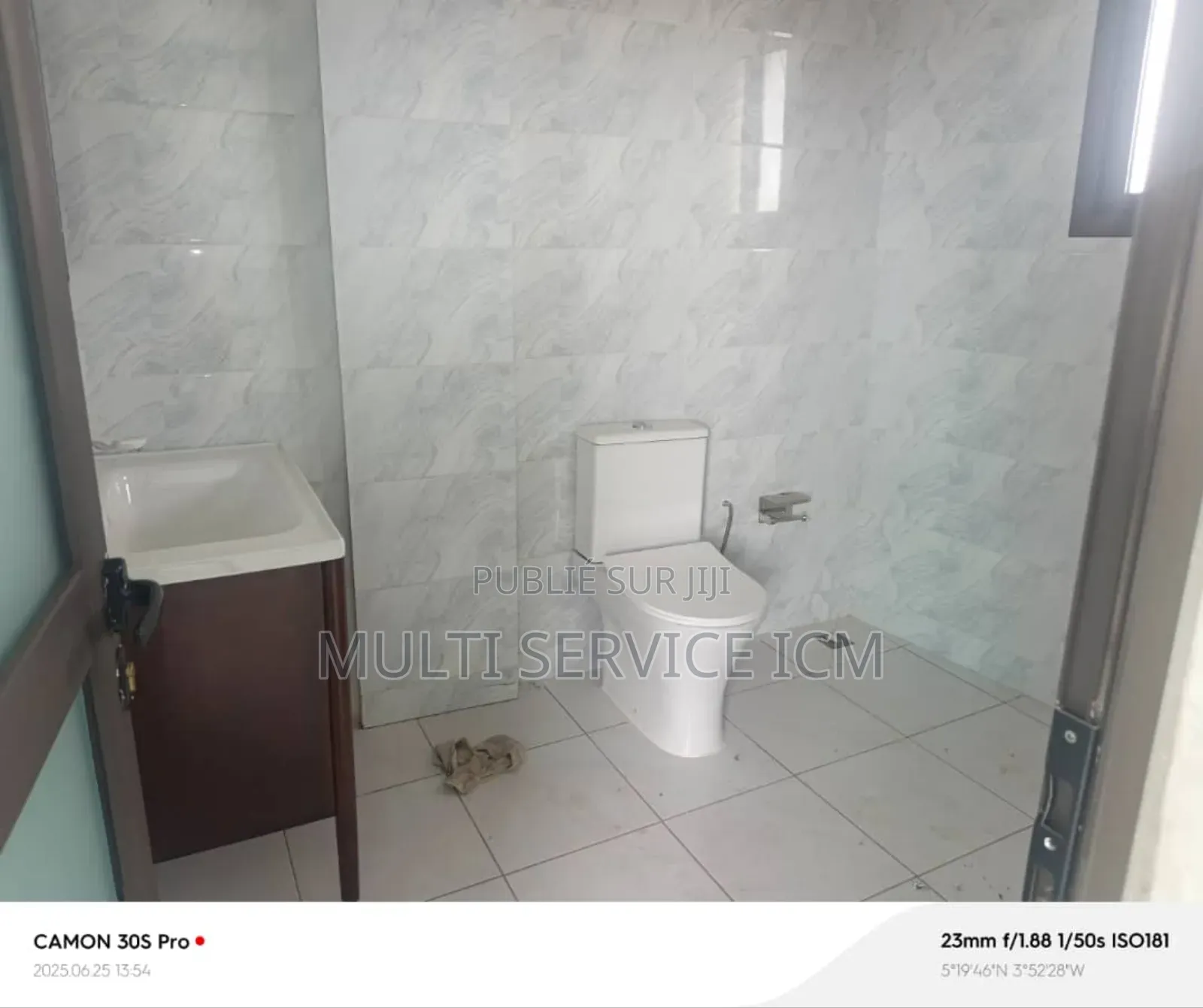 4chbre Blocs d'appartements dans Ismaël Coulibaly, Bingerville à Vendre