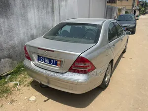 Mercedes-Benz C200 2002 Gris